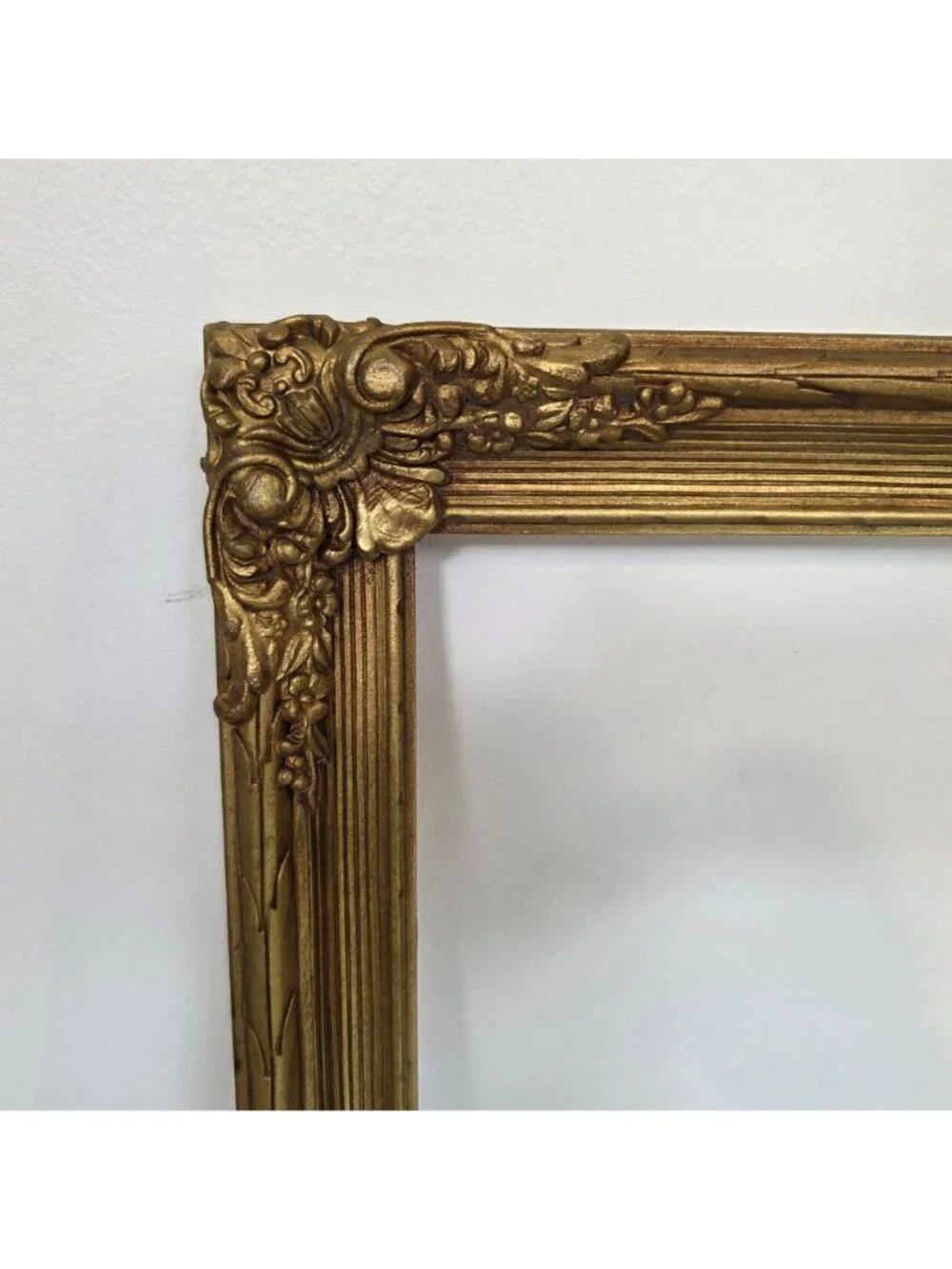Antique Gold Gilded Ornate Wooden Picture Frame 17-3/8